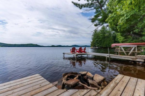 Stunning Muskoka Lakehouse minutes to Huntsville